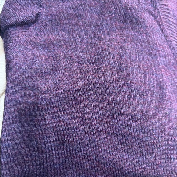 Banana Republic V neck Merino Wool Sweater. Wine colored. Size Small - Picture 7 of 8